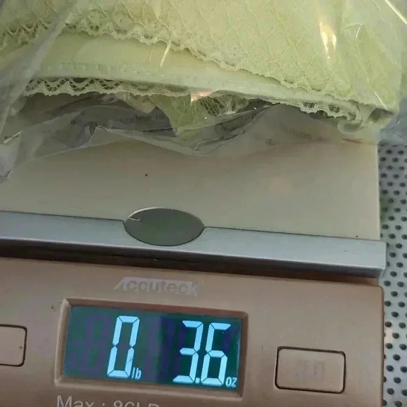 BCBG Shadow Lime Green Light Lift Wired Lace Bra Size 36DD NWT - Picture 8 of 8